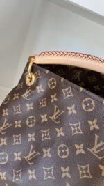 Louis Vuitton Artsy MM - Image 7