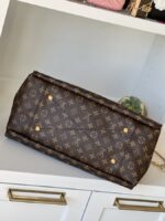 Louis Vuitton Artsy MM - Image 9