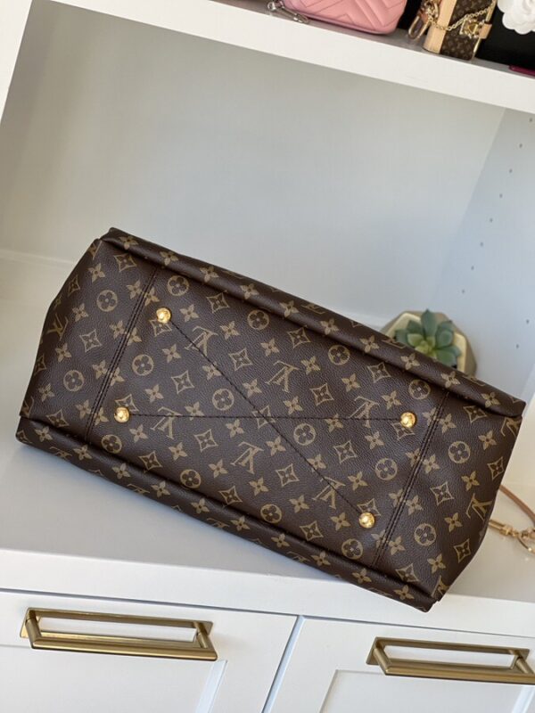 Louis Vuitton Artsy MM - Image 9