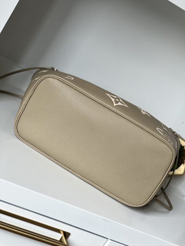 Louis Vuitton Neverfull MM Empreinte Kaki Cream - Image 8