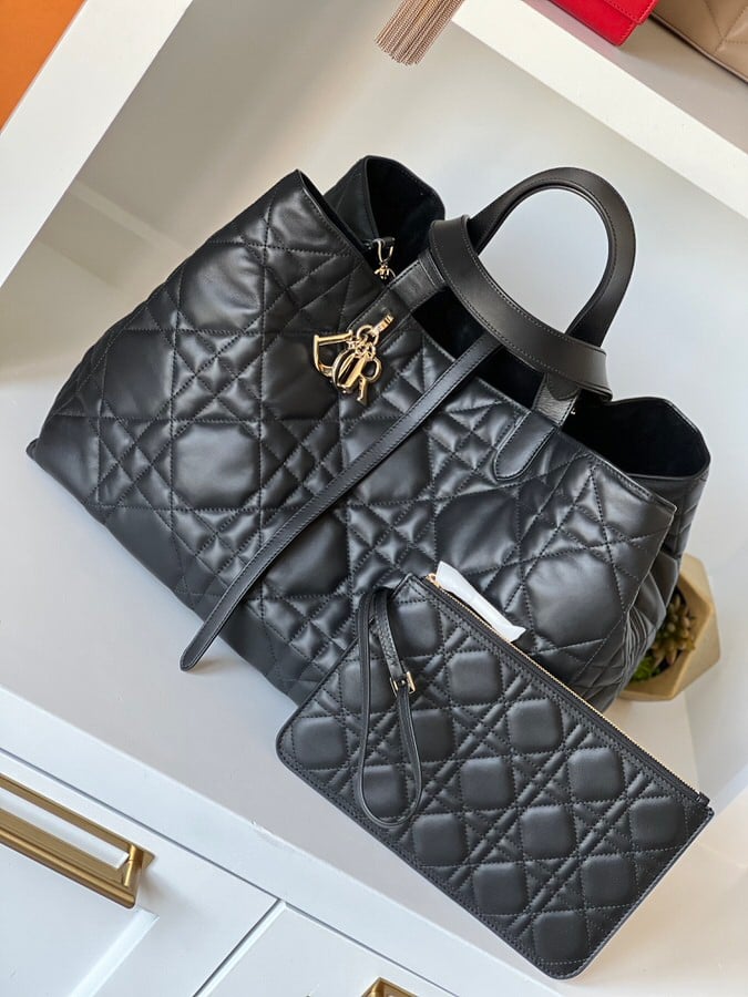 Dior Large Toujours Black Lambskin - LVLENKA Luxury Consignment