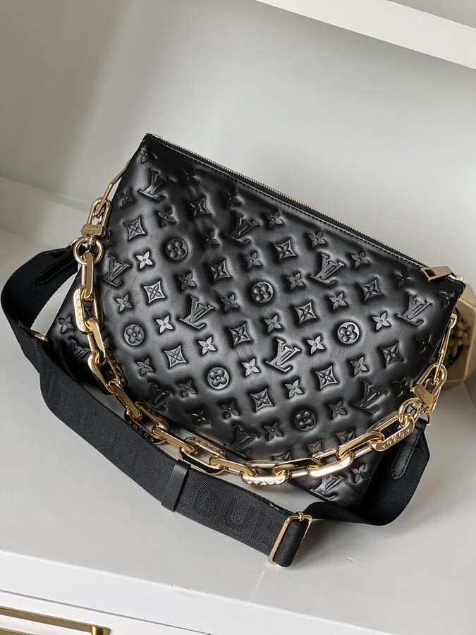 IMG_1508 Louis Vuitton Pochette Coussin MM Noir - Image 1