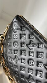 Louis Vuitton Pochette Coussin MM Noir - Image 4