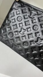 Louis Vuitton Pochette Coussin MM Noir - Image 9