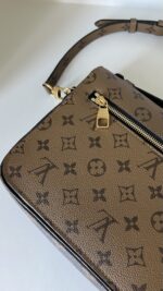Louis Vuitton Pochette Metis Monogram Reverse - Image 8