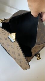 Louis Vuitton Pochette Metis Monogram Reverse - Image 11