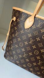 Louis Vuitton Neverfull MM Monogram Cherry - Image 5