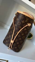 Louis Vuitton Neverfull MM Monogram Cherry - Image 7