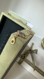 Van Cleef & Arpels Vintage Alhambra bracelet, 5 motifs 18K yellow gold, Onyx - Image 4