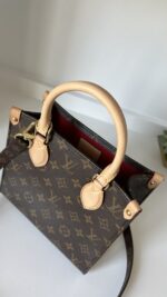 Louis Vuitton Sac Plat BB Crossbody - Image 4