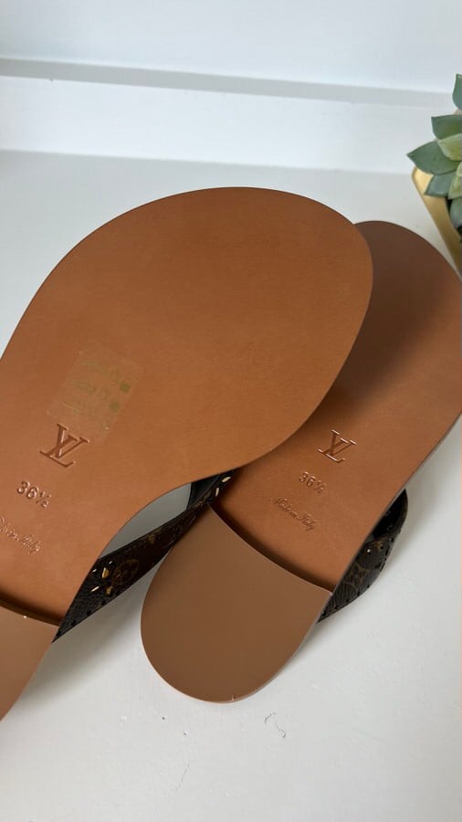 Louis Vuitton Sunny Flat Thong 36.5 - LVLENKA Luxury Consignment