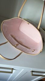 Louis Vuitton Neverfull MM By The Pool - Image 8