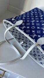 Louis Vuitton Neverfull MM Blue White No Pouch - Image 7