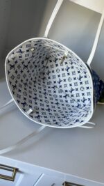 Louis Vuitton Neverfull MM Blue White No Pouch - Image 8