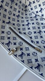 Louis Vuitton Neverfull MM Blue White No Pouch - Image 9