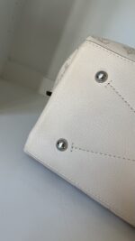 Louis Vuitton Carmel Mahina Cream - Image 15