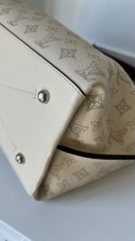 Louis Vuitton Carmel Mahina Cream - Image 16