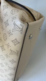 Louis Vuitton Carmel Mahina Cream - Image 19