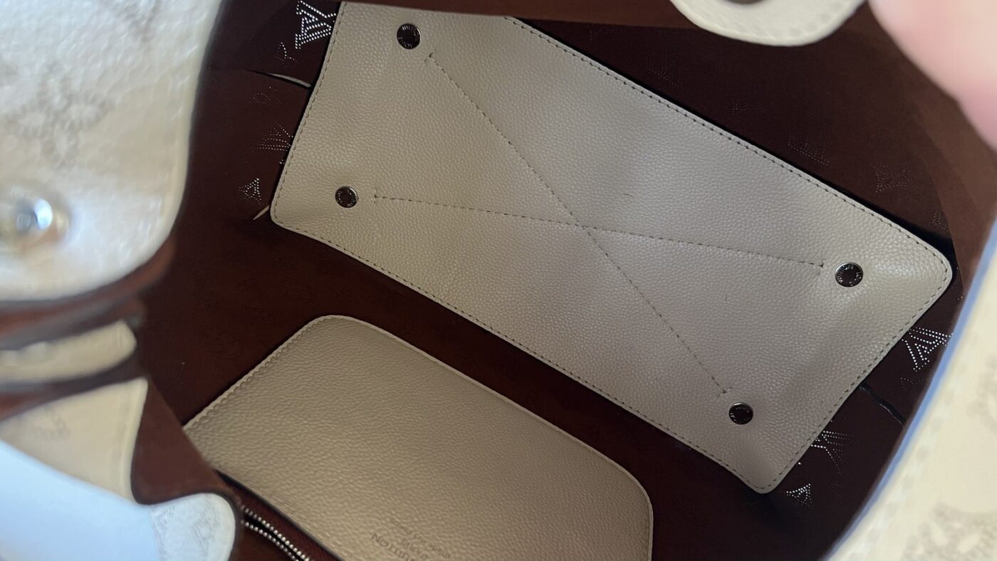 Louis Vuitton Carmel Mahina Cream - Image 21