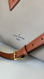 Louis Vuitton On My Side MM - Image 3