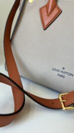 Louis Vuitton On My Side MM - Image 4