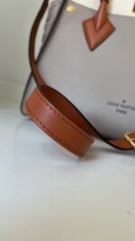 Louis Vuitton On My Side MM - Image 7