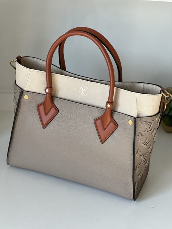 Louis Vuitton On My Side MM - Image 10