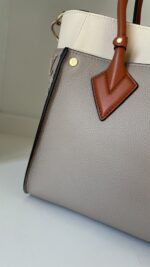 Louis Vuitton On My Side MM - Image 12