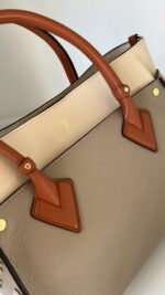 Louis Vuitton On My Side MM - Image 15