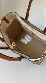 Louis Vuitton On My Side MM - Image 20