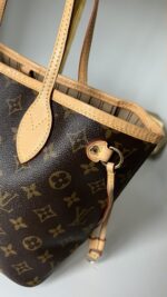 Louis Vuitton Neverfull PM Monogram - Image 3