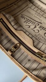 Louis Vuitton Neverfull PM Monogram - Image 9