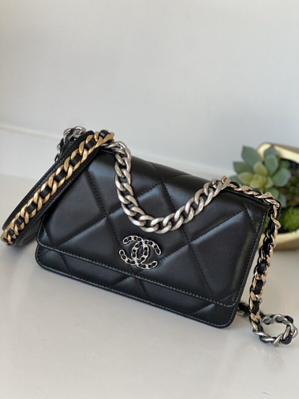 IMG_0761 Chanel 19 WOC Wallet On Chain Black Lambskin Mixed Hardware - Image 1