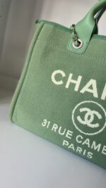 Chanel Small Deauville With Pouch Green - Image 4