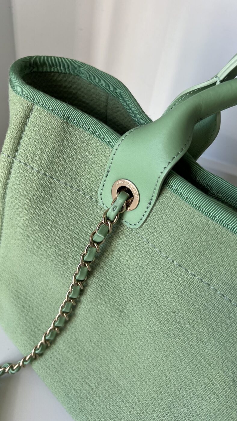Chanel Small Deauville With Pouch Green - Image 8