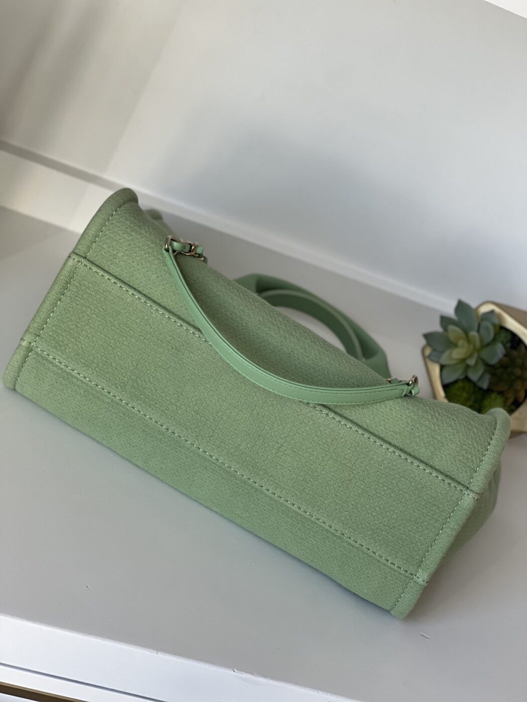Chanel Small Deauville With Pouch Green - Image 10