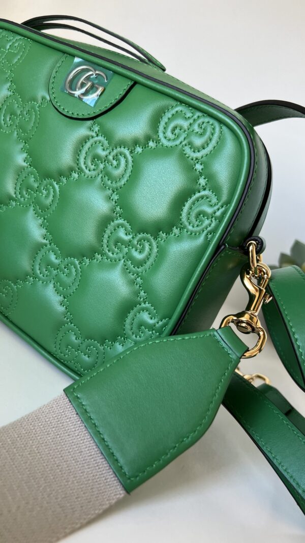 Gucci Zip Camera Bag GG Matelasse Leather Small Green - Image 2