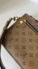 Louis Vuitton Pochette Metis Reverse - Image 11