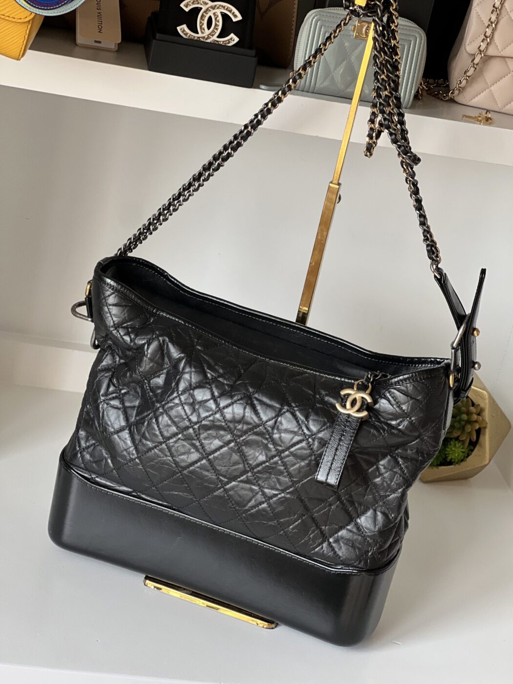 Chanel Medium Gabrielle Black Crinkled Calfskin - Image 2