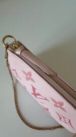 Louis Vuitton Mini Pochette Accessories By The Pool Empreinte Pink - Image 3