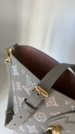 Louis Vuitton Blossom MM Mahina Shoulder/Crossbody Bag Flight Mode - Image 6
