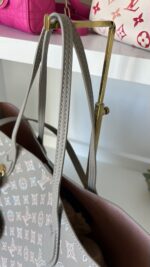 Louis Vuitton Blossom MM Mahina Shoulder/Crossbody Bag Flight Mode - Image 7