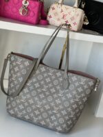 Louis Vuitton Blossom MM Mahina Shoulder/Crossbody Bag Flight Mode - Image 8