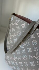 Louis Vuitton Blossom MM Mahina Shoulder/Crossbody Bag Flight Mode - Image 10