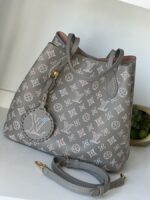 Louis Vuitton Blossom MM Mahina Shoulder/Crossbody Bag Flight Mode - Image 18