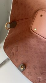 Louis Vuitton Blossom MM Mahina Shoulder/Crossbody Bag Flight Mode - Image 19
