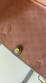 Louis Vuitton Blossom MM Mahina Shoulder/Crossbody Bag Flight Mode - Image 22
