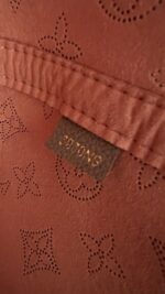 Louis Vuitton Blossom MM Mahina Shoulder/Crossbody Bag Flight Mode - Image 23