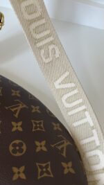 Louis Vuitton High Rise Bumbg - Image 10