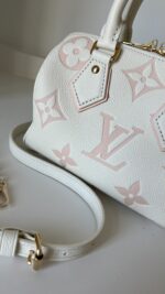 Louis Vuitton Speedy 20 Bandouliere By The Pool - Image 2